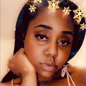 Meet your Posher, Cyara